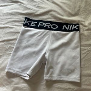 Nike pro White Shorts